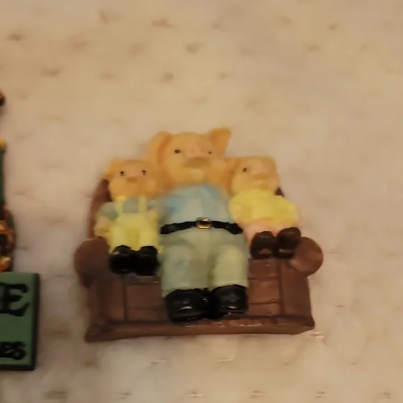 Set Of 7 Assorted Decorative Magnets - Picture 4 of 8